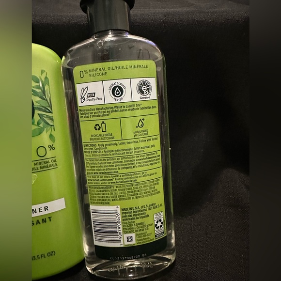 Herbal Essences Clarifying Shampoo & Conditioner with Tea Tree - 13.5 fl oz - Picture 4 of 8